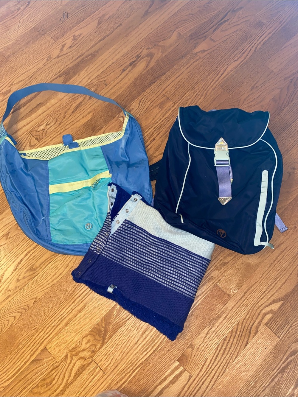 IVIVVA Bundle Backpack / Scarf / Shoulderbag